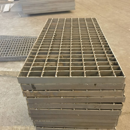 重型鋼格板鋼格柵板在城市中的應(yīng)用