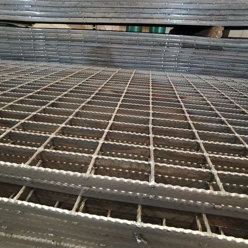 工程齒形平臺(tái)鋼格柵鋼格板實(shí)用選購指南