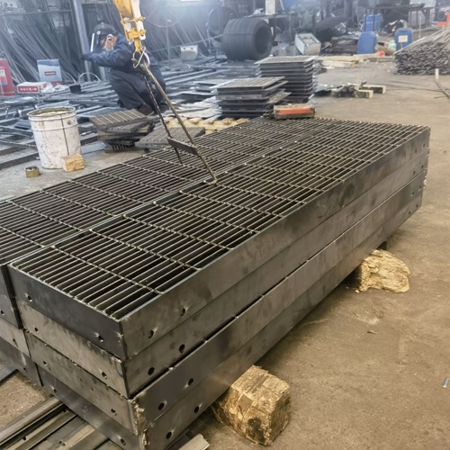 線上線下選購(gòu)鋼格柵，這些差異不了解要吃大虧